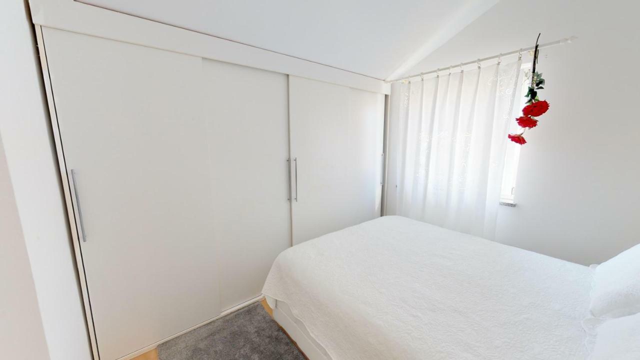 Apartment Potkonjak Povljana Buitenkant foto
