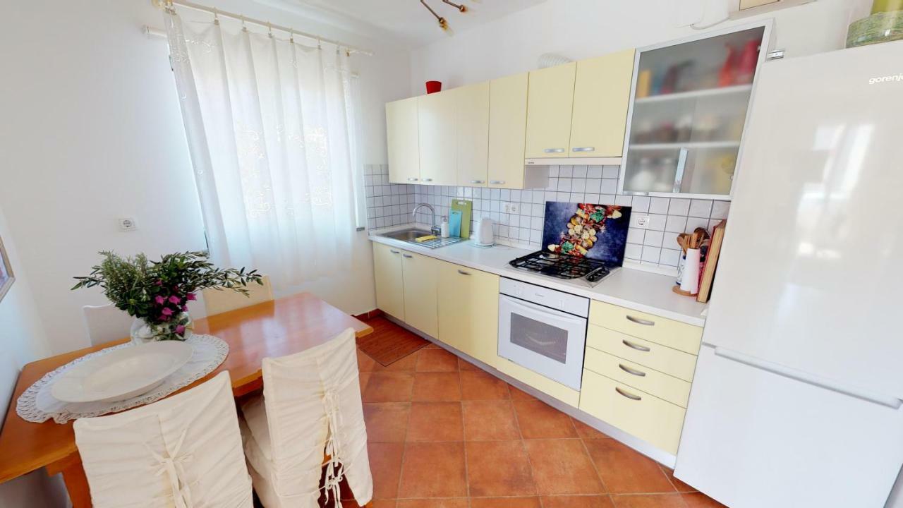 Apartment Potkonjak Povljana Buitenkant foto